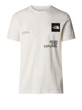 The North Face T-shirt Foundation Coordinates Graphic Uomo NF0A882Z Gardniawt/gardniawt/tnfbk - Bianco