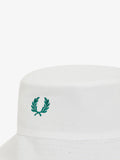 Fred Perry Cappello Uomo HW2302 Snow White/navy - Bianco