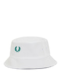 Fred Perry Cappello Uomo HW2302 Snow White/navy - Bianco