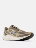 New Balance Sneakers Arishi V4 Uomo MARIS Thunder Brown / Stoneware / bl - Marrone