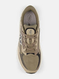 New Balance Sneakers Arishi V4 Uomo MARIS Thunder Brown / Stoneware / bl - Marrone